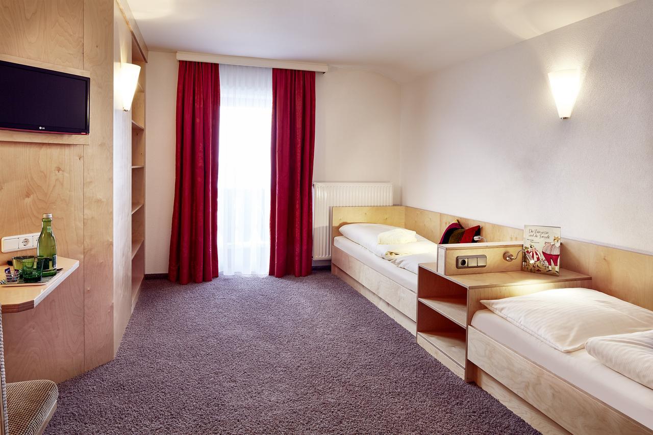 Unser Loisach Hotel Lermoos Exterior photo